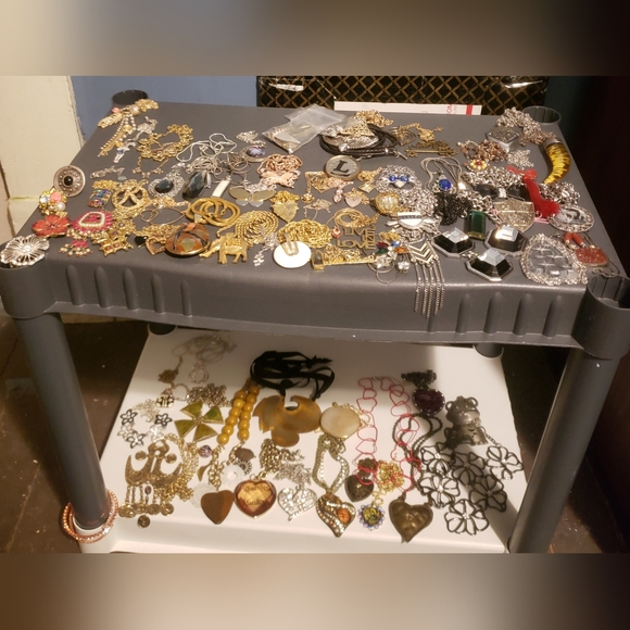 IMPRESSIVE Vintage/Modern Jewelry! Never Before Seen items! - Picture 15 of 16